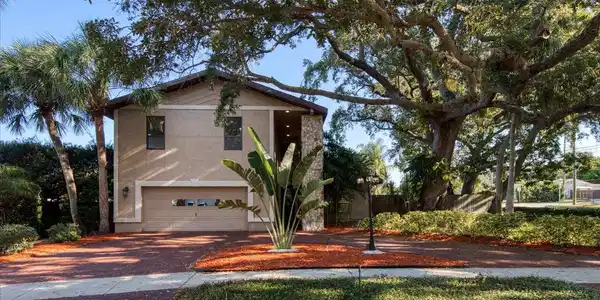 13703 OAK FOREST BOULEVARD N