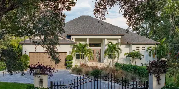 7811 BAY DRIVE