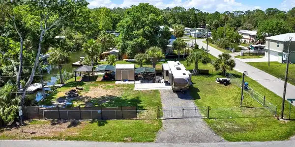 6230 ISLAND DRIVE