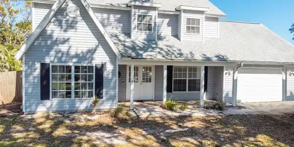 1104 LARCHMONT DRIVE