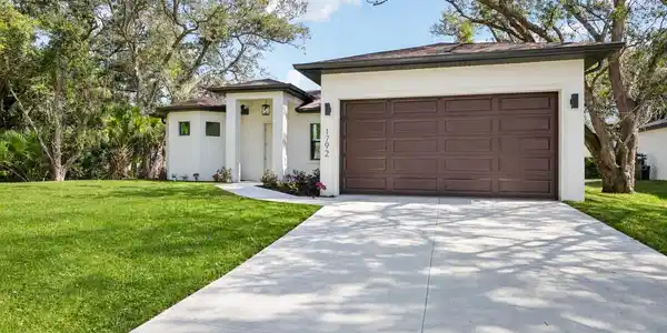 1852 RADA LANE