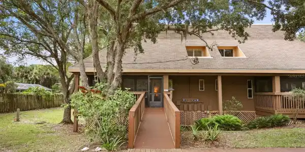 6235 TREETOP DRIVE