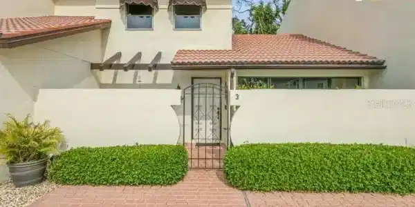 440 PALMETTO COURT