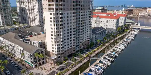 371 CHANNELSIDE WALK WAY