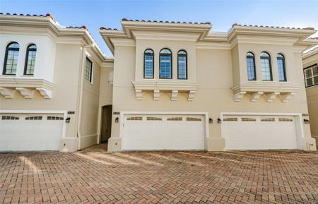 3810 VILLAS DEL SOL COURT