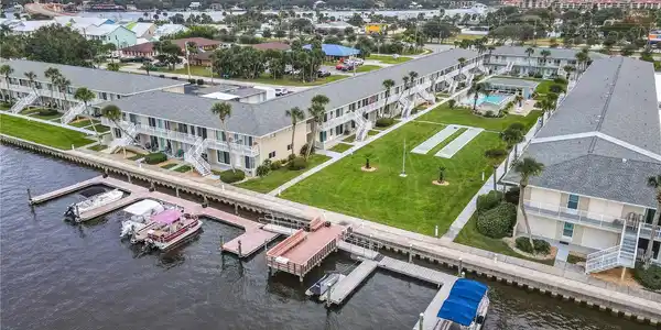 335 N CAUSEWAY