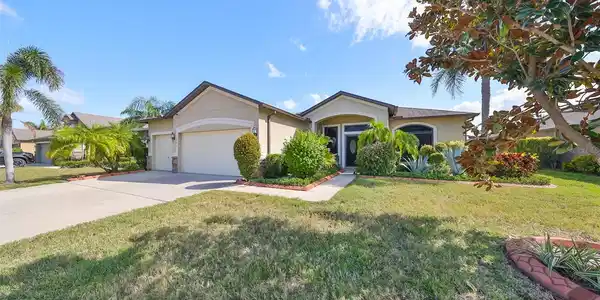 5303 MOON SHELL DRIVE