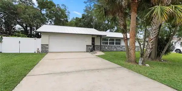 116 KNOLLWOOD CIRCLE