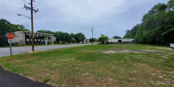 903 N DIXIE FREEWAY