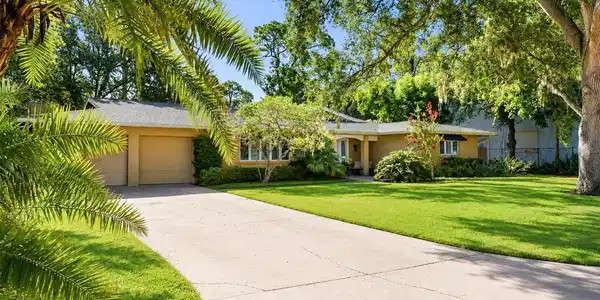 1041 CITRUS AVENUE