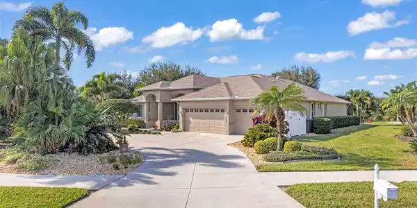 895 CLEAR LAKE DRIVE