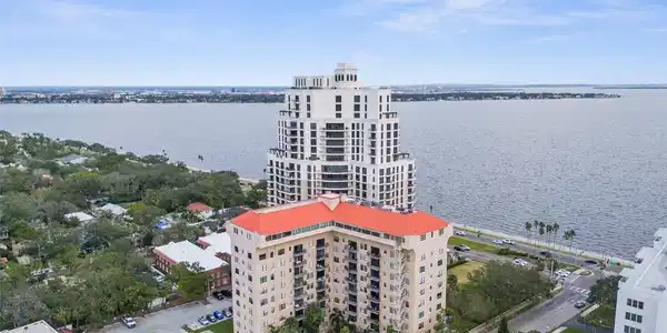 2109 BAYSHORE BOULEVARD