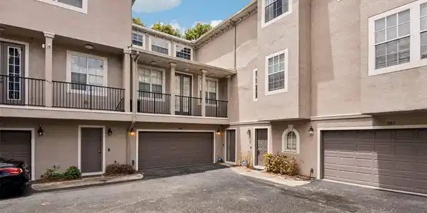 2613 ESPANA COURT