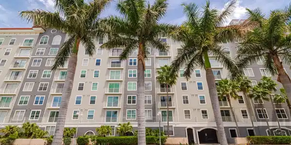 700 S HARBOUR ISLAND BOULEVARD