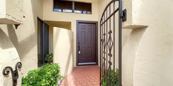 440 PALMETTO COURT