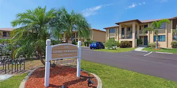 3221 WHITE IBIS COURT