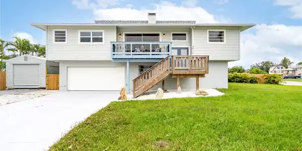 4916 PALMETTO POINT DRIVE