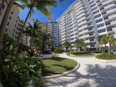 100 LINCOLN ROAD