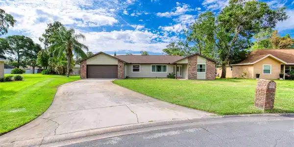 63 SYCAMORE CIRCLE