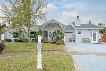 1016 GREENLEAF WAY