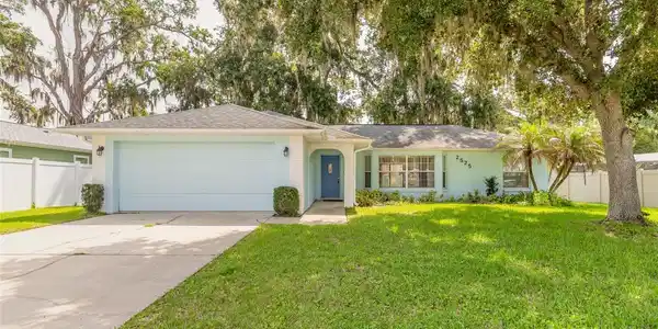 2525 ROYAL PALM DRIVE