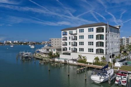 211 DOLPHIN POINT
