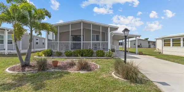 611 LA JOLLA CIRCLE
