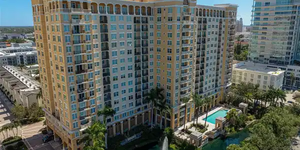 750 N TAMIAMI TRAIL
