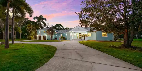 768 SEMINOLE BOULEVARD