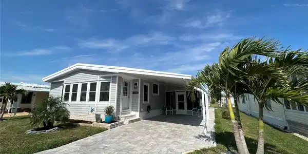 2038 MAUI DRIVE