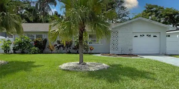 2467 BRENTWOOD DRIVE