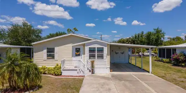 9086 PINEHAVEN WAY