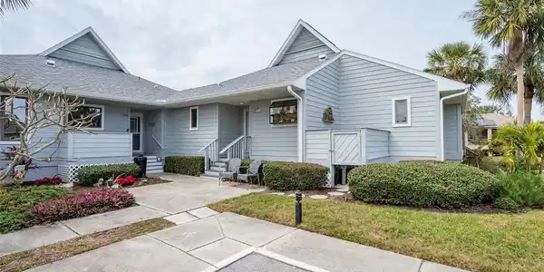1018 CARAVEL COURT