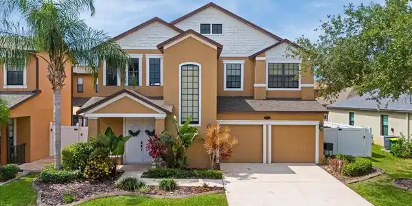 2753 GLENRIDGE CIRCLE