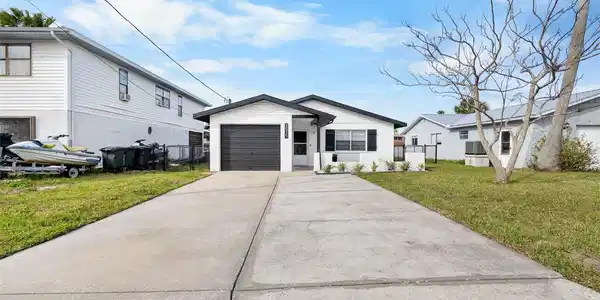 3515 CENTAVO COURT