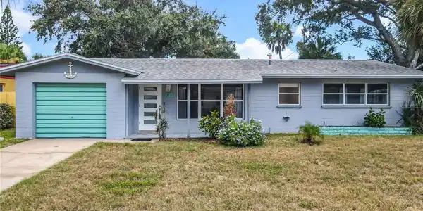 213 LYNNHURST DRIVE