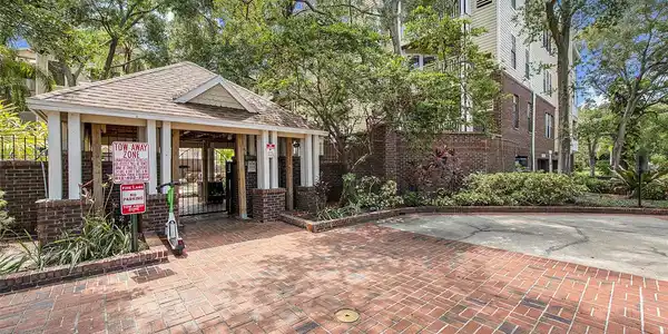 1000 W HORATIO STREET