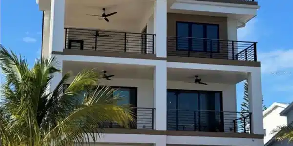 671 AVENIDA DEL NORTE