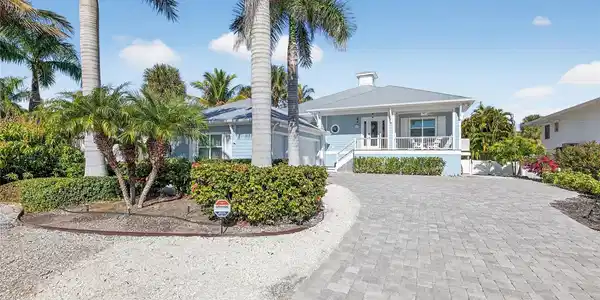 261 SEABREEZE COURT