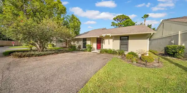 20 WINDRUSH BAY DRIVE