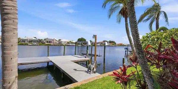 831 CHIPAWAY DRIVE
