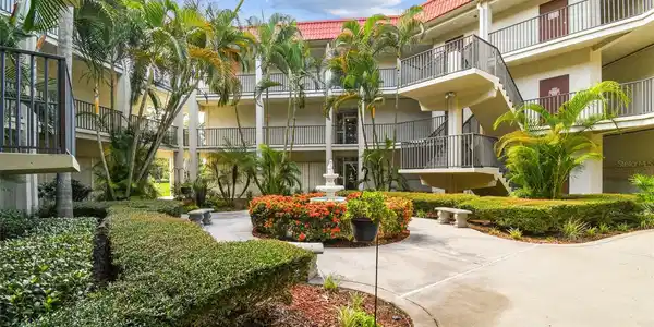 2700 BAYSHORE BOULEVARD