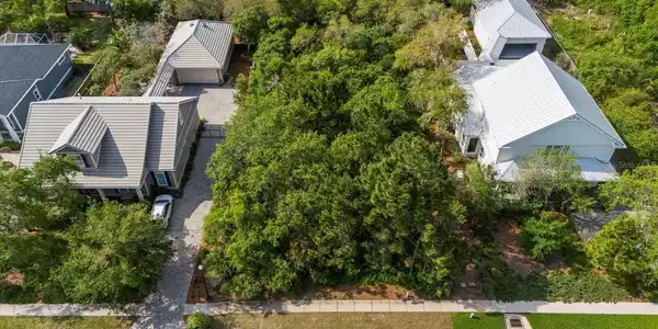 16 CINNAMON GROVE LANE