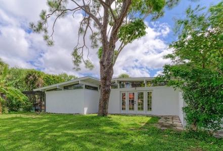 315 PARK BOULEVARD S