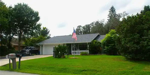2512 PINE TREE DRIVE