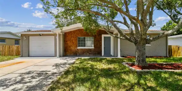 3353 COLUMBUS DR