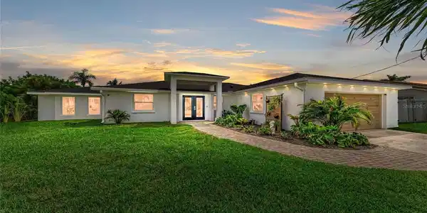 668 KEY ROYALE DRIVE