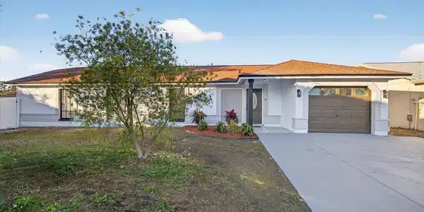 9501 DRAKEMILL COURT