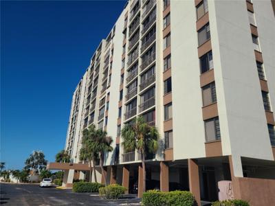 255 DOLPHIN POINT