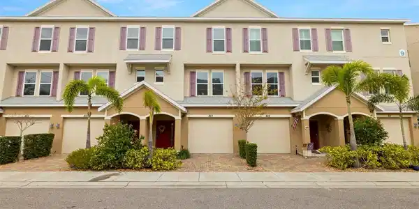 807 CALLISTA CAY LOOP